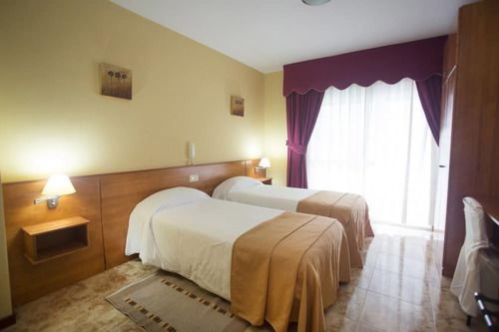 Hotel Carlos 96 梅利德 外观 照片